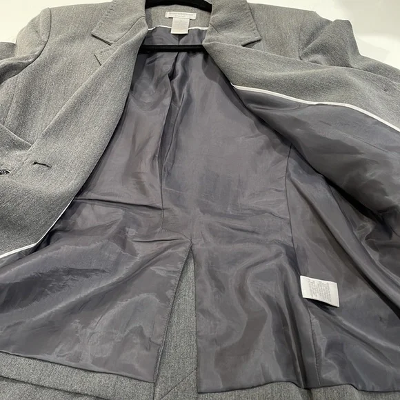 3 Piece Worthington Stretch Suit - Picture 4 of 12